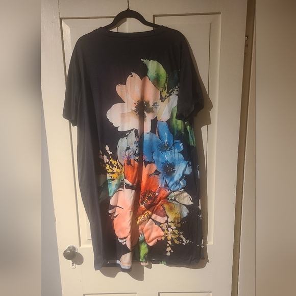 FLORAL T-SHIRT DRESS (2XL) - Picture 2 of 4